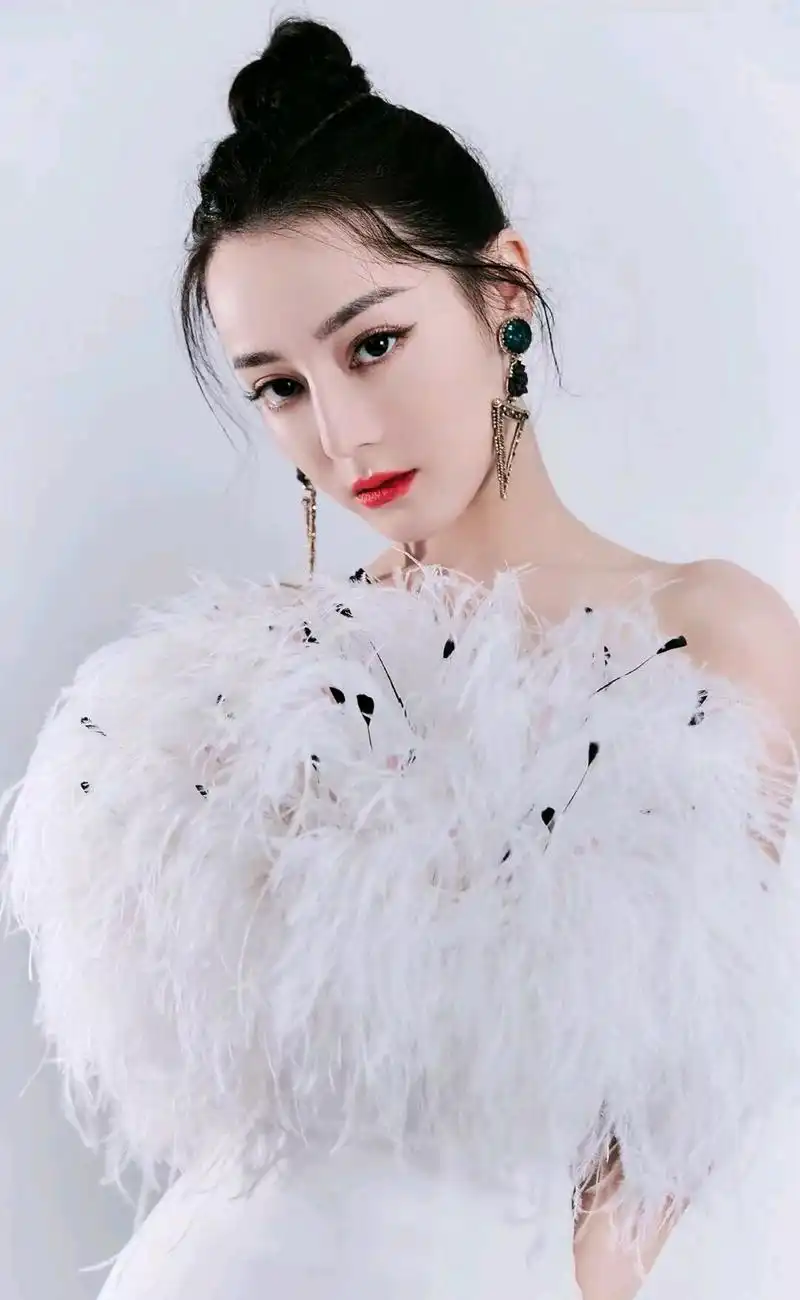 迪丽热巴写真照