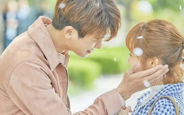 朴炯植:朴炯植采访兼告白:朴宝英是让男生看了无法不爱的女神(图文)