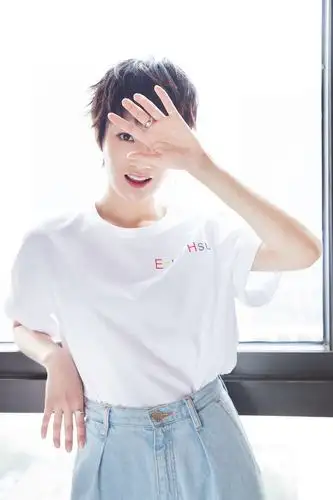 沙海举办发布会陈泇文清爽亮相被赞初恋脸