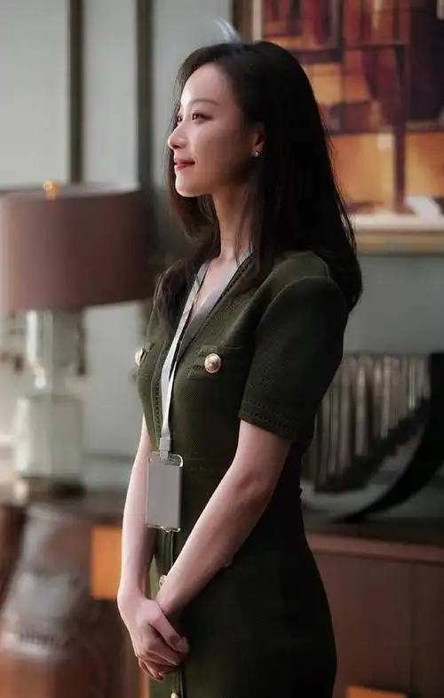 倪妮流金岁月造型解析学衣架子朱锁锁搭配将精致进行到底