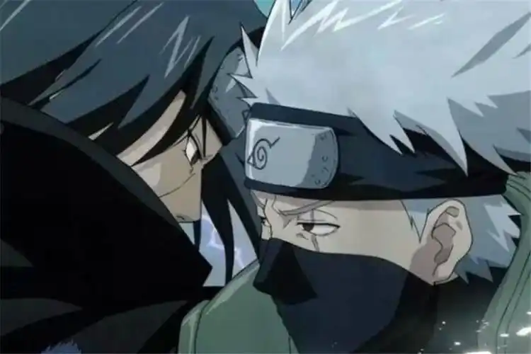 内心就堕入了黑暗之中,虽然四代火影波风水门让卡卡西担当玖辛奈的