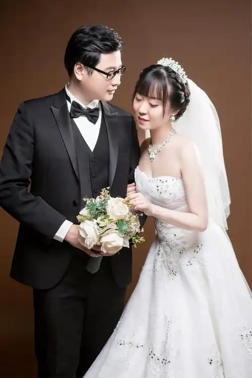 王凯 周莹 结婚照