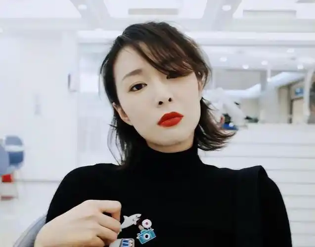 贾冰和高叶在狂飙里的演技不亚于张颂文张译的表现却大失水准