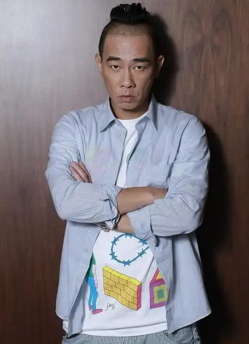 陈小春:暖心互动,《我想和你唱》曾陪歌迷度低谷