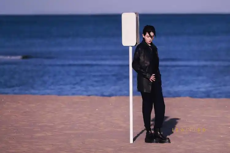 陆柯燃这组海边大片太太太绝了!_高清图集_新浪网