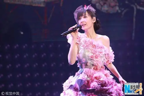 2018年1月26日,香港,周慧敏在红馆开唱.