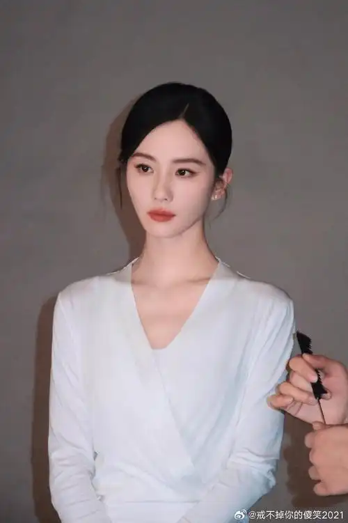 刘诗诗叶平安#长红十四年超一线国民演员刘诗诗,20岁辛十四娘惊艳大众