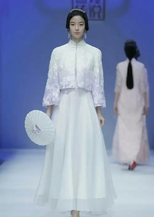 这股中国风简直太美了时尚街拍 秀场 模特 时尚博主 婚纱婚礼 新娘