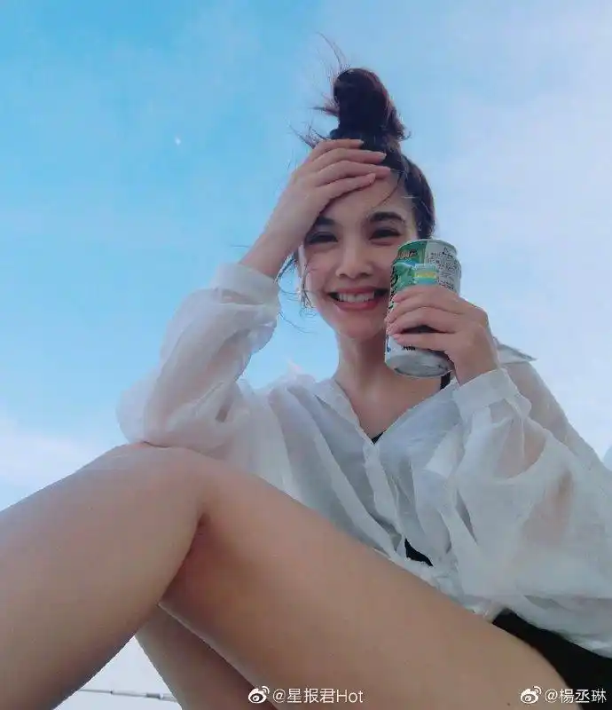 杨丞琳 泳装#杨丞琳分享被求婚前度假的泳装照,但是小姐姐你确定不是
