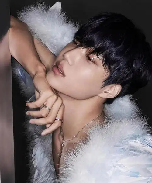 金钟仁单人镜头前后反差惊人!