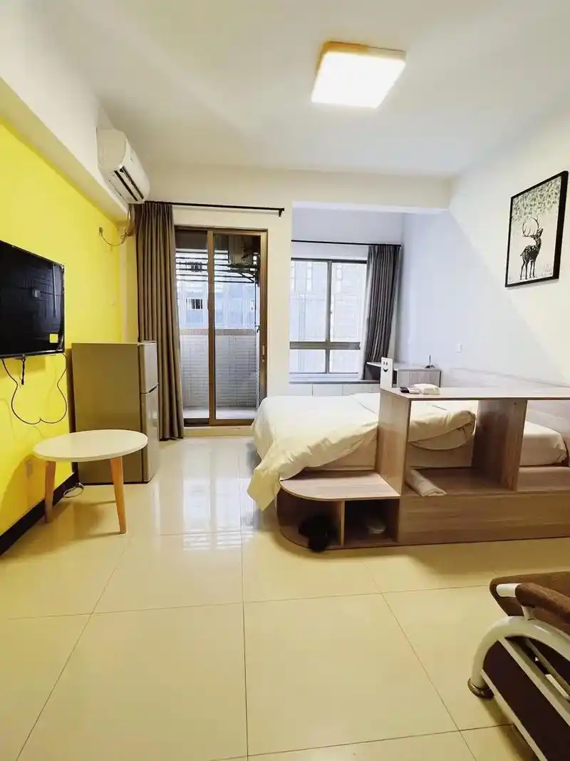 贝尔路地铁站附近,短租公寓酒店.全面招租,可短租 3天只需9 - 抖音