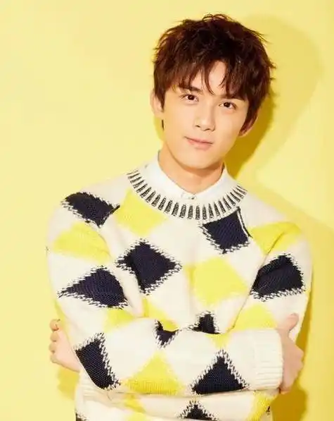 吴磊张子枫新戏搭档,泳池路透画面美好,cp 党土拨鼠尖叫_青春_感觉