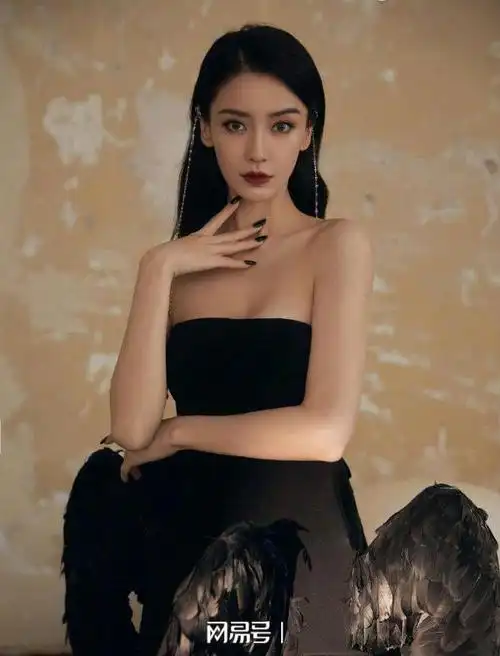 杨颖没有穿出灵魂的礼服原因是缺少女人味高贵典雅也要味道