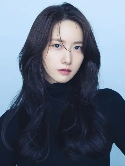 p>林允儿(yoona),1990年5月30日出生于韩国首尔永登浦区,韩国女歌手