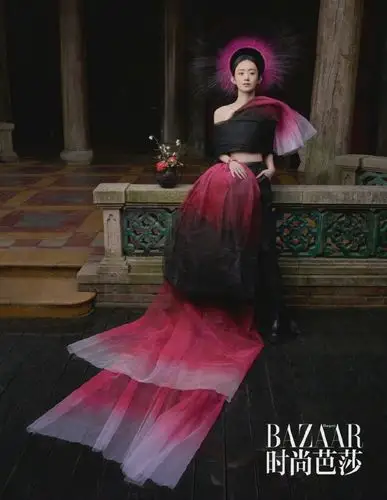 上游时尚|赵丽颖时尚芭莎五月刊封面,身穿dior高定出镜柔且坚定