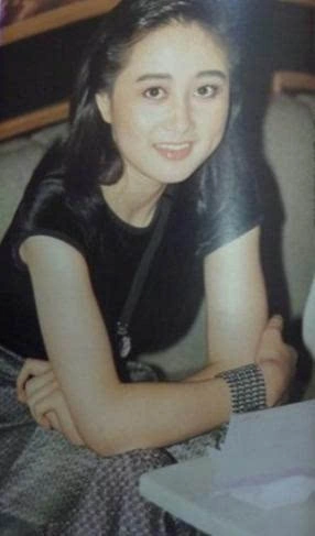 李连杰娇妻利智早年性感美照大曝光