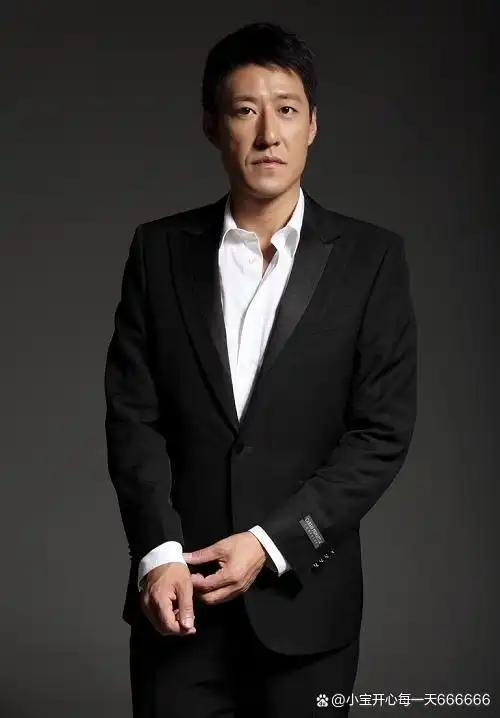 说起于震,很多人应该都比较熟悉,参加过很多优秀的电视剧,像《吕梁