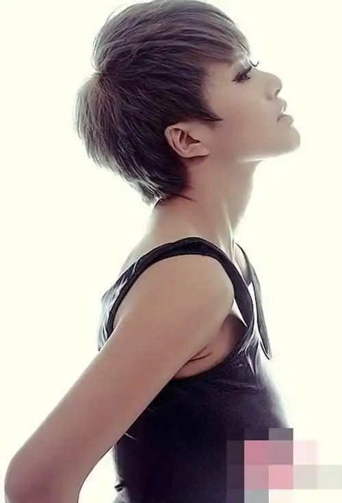 短发可甜可盐的减龄显小发型短发长度设计