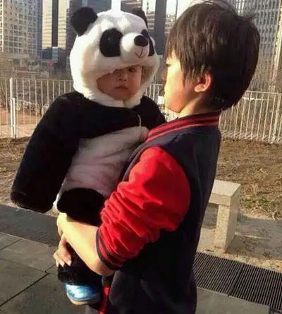 图tfboys父母合照大曝光揭秘千玺的家庭背景资料