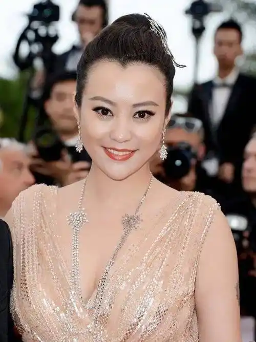 前任从邓超到李光洁到圈外前夫,她貌美如花却情路坎坷_男子_因为_角色