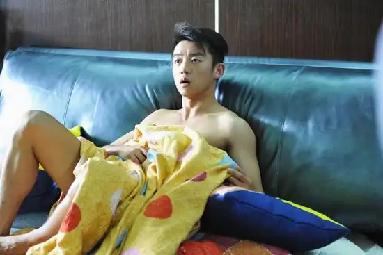 《咱们结婚吧》票房破两亿 郑恺遇爱迟疑惹人怜