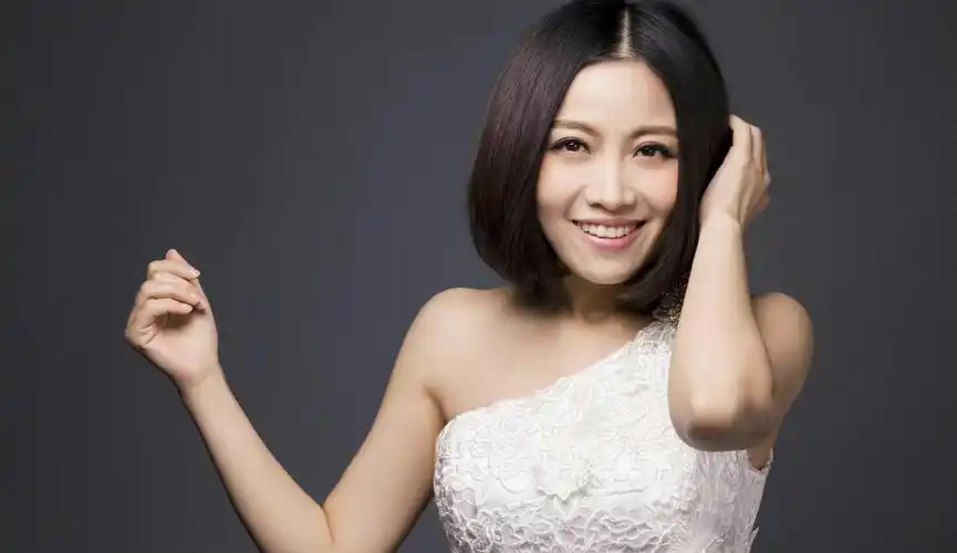 姚贝娜和萱萱谁厉害,姚贝娜的丈夫是谁