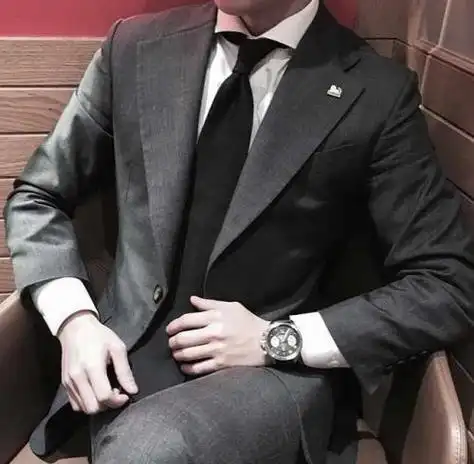 超清男西装头像图片