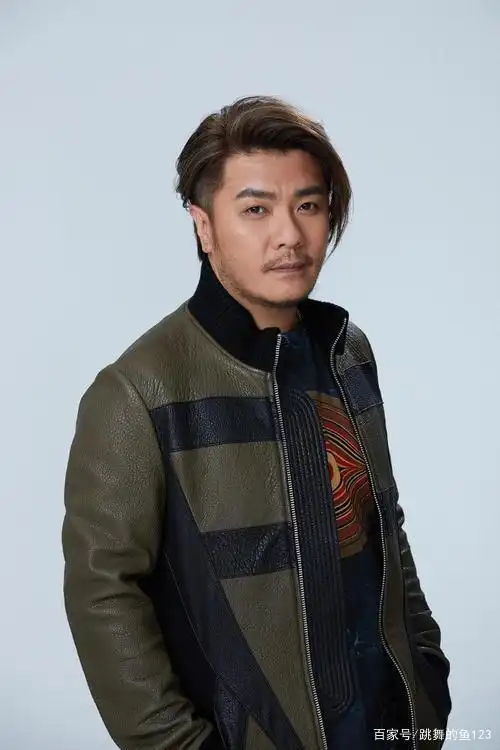 阿杜被指身材发福状态差,曾被奉为亚洲歌圣,在巅峰时选择退隐