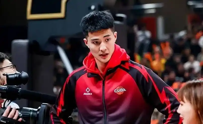 姚明师弟为钱选东南亚,篮协震怒将其踢出地方队,cba历史大冤案_朱松玮