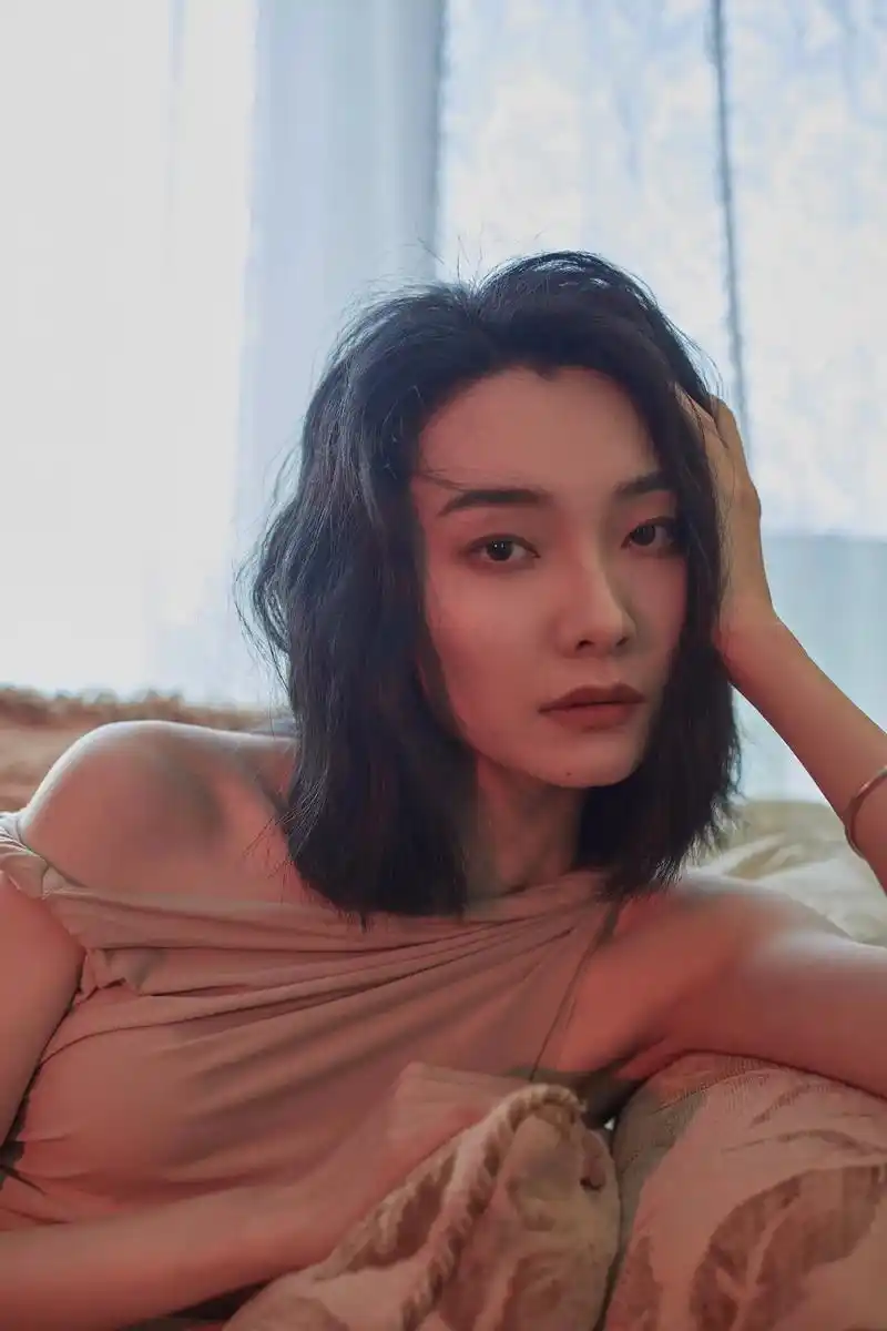 索微|度娘官方认证"小杜鹃"#模特 #商业摄影 #模特拍摄 - 抖音