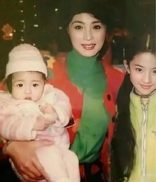 刘亦菲一家女娲严选