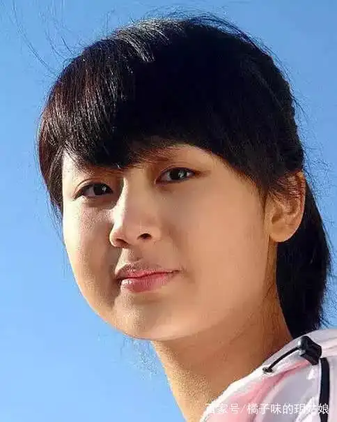 杨紫的婴儿肥到底影响有多大呢看看她的旧照我们就知道啦
