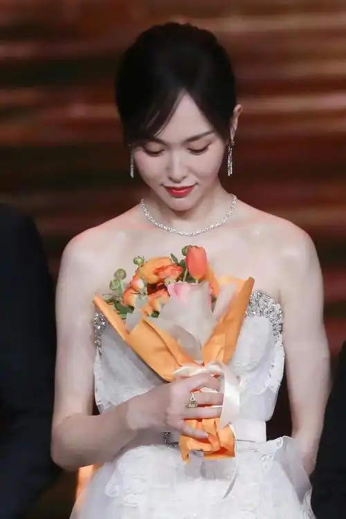 唐嫣生图太美啦