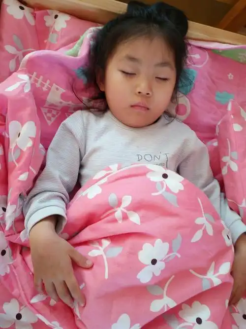 《小宝宝要睡觉》