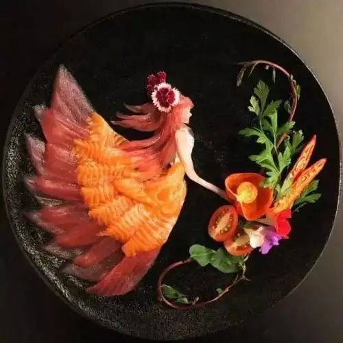 会摆盘是种什么体验?廉价的食堂菜愣是搞成我吃不起的样子!