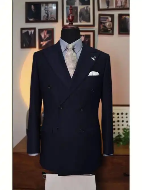 西装定制被精英男士钟爱的双排扣西服