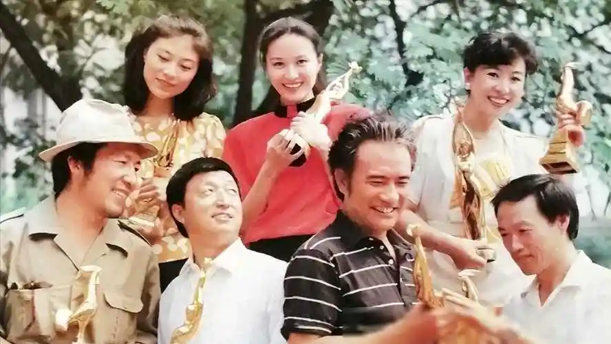 原创杨在葆的一生当红时入狱晚年拿着6000退休金和病魔做抗争