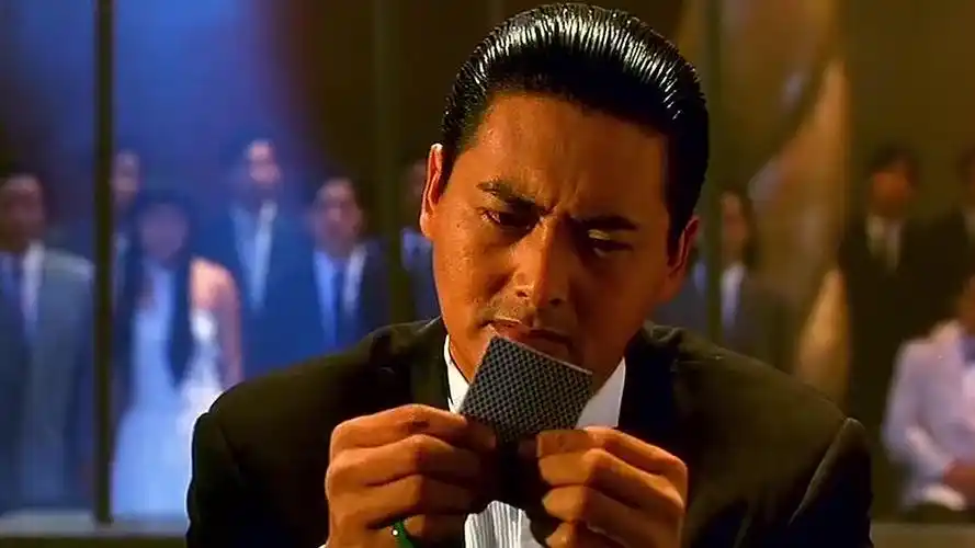 赌神发哥看完牌后我就知道事情并没有那么简单