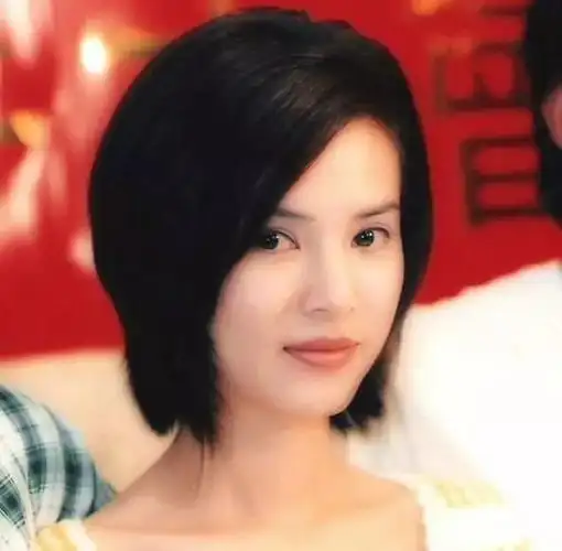 最美小龙女李若彤高清照被曝光,网友无奈感叹:岁月无情美人迟暮