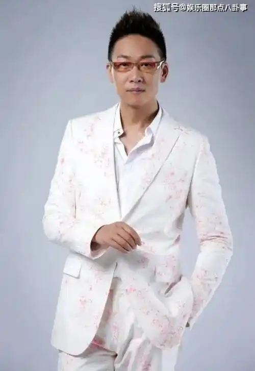 东方卫视主持人现状风格老派到处流窜无一哥一姐集体佛系