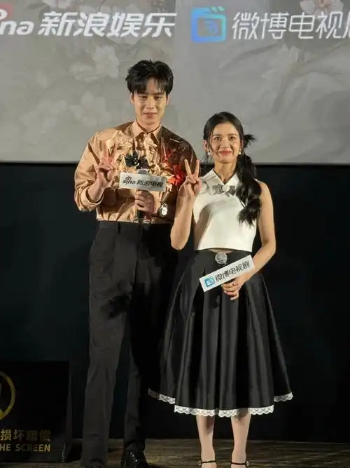 没想到戏外的胡一天张婧仪更甜  这萌萌的身高差 真是磕到了  #惜花