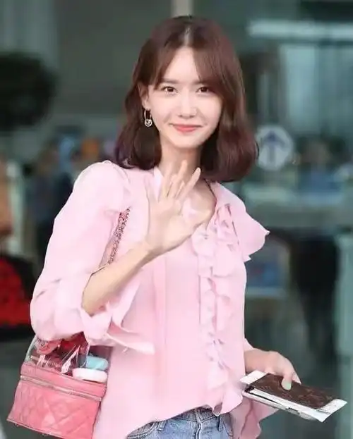 板栗色适合什么年龄,板栗色头发图片(四十岁以上的女人想要减龄感)