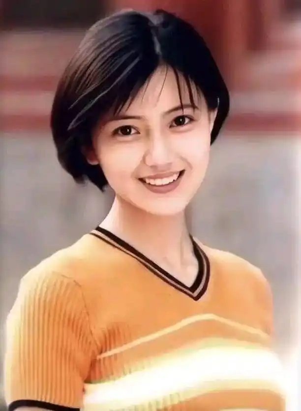 41岁高圆圆新造型曝光,和20年前没区别,看不出生过孩子