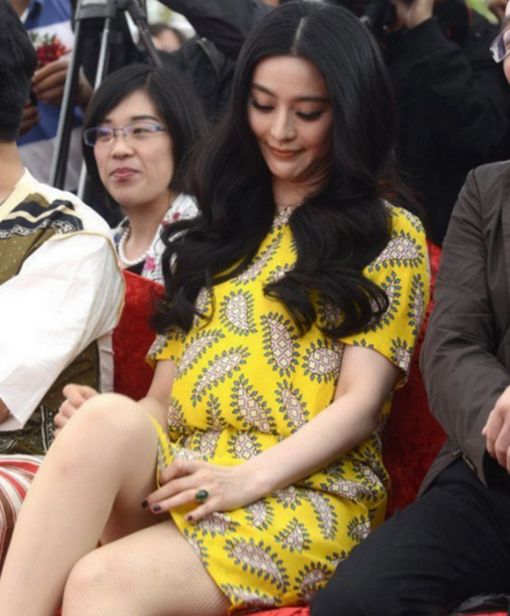 范冰冰一席黄色短裙出席活动 大家把注意力都放在第5张