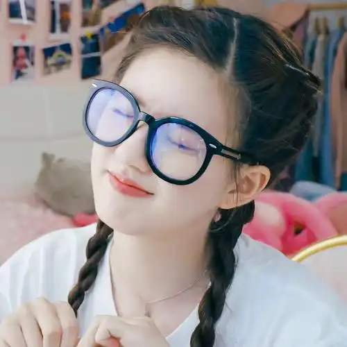 传闻中的陈芊芊赵露思陈芊芊