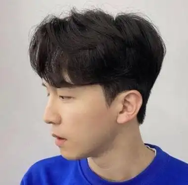 男生纹理烫短发发型 让你帅气值翻倍