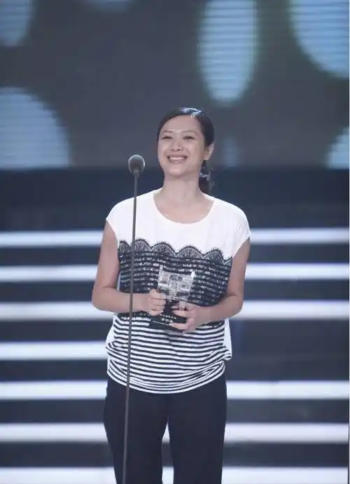 徐静蕾随性美欣赏不来!