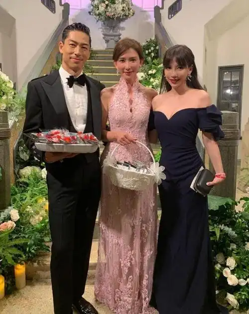 也曾被爆料她悄悄改掉名字,把原本的李姓冠上丈夫的王姓,改名叫做