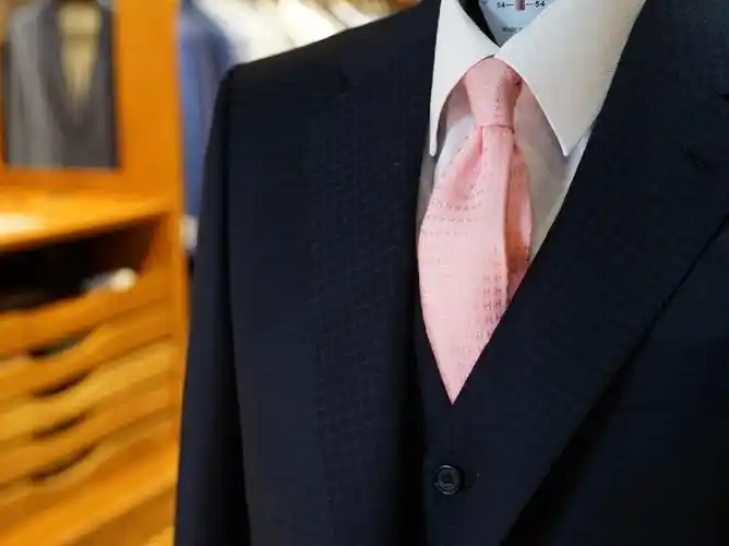 男士西装穿搭| 藏蓝色西服领带搭配