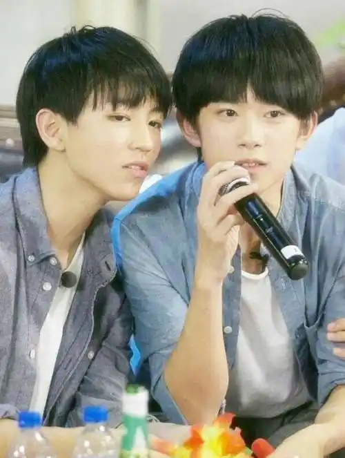 而最小的王源也十分优秀,小小年纪就成为了第一位受邀出席联合国大会